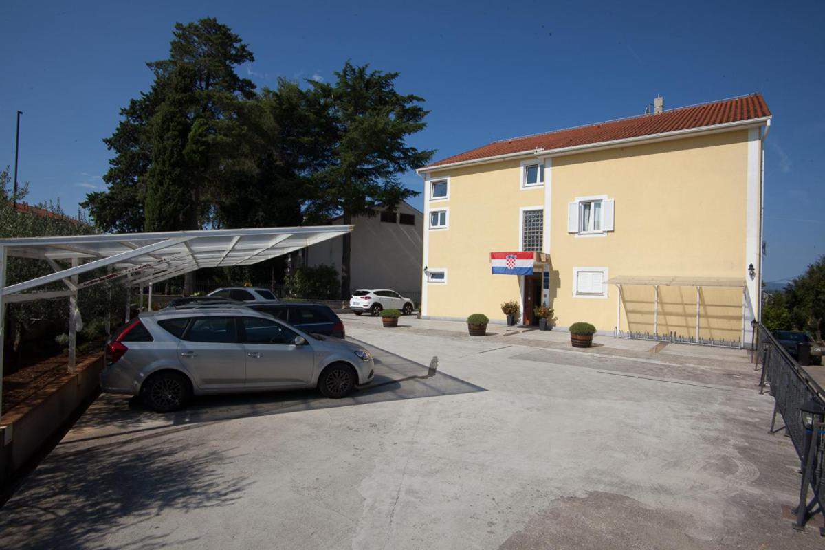 Frajona Apartments Malinska Bagian luar foto