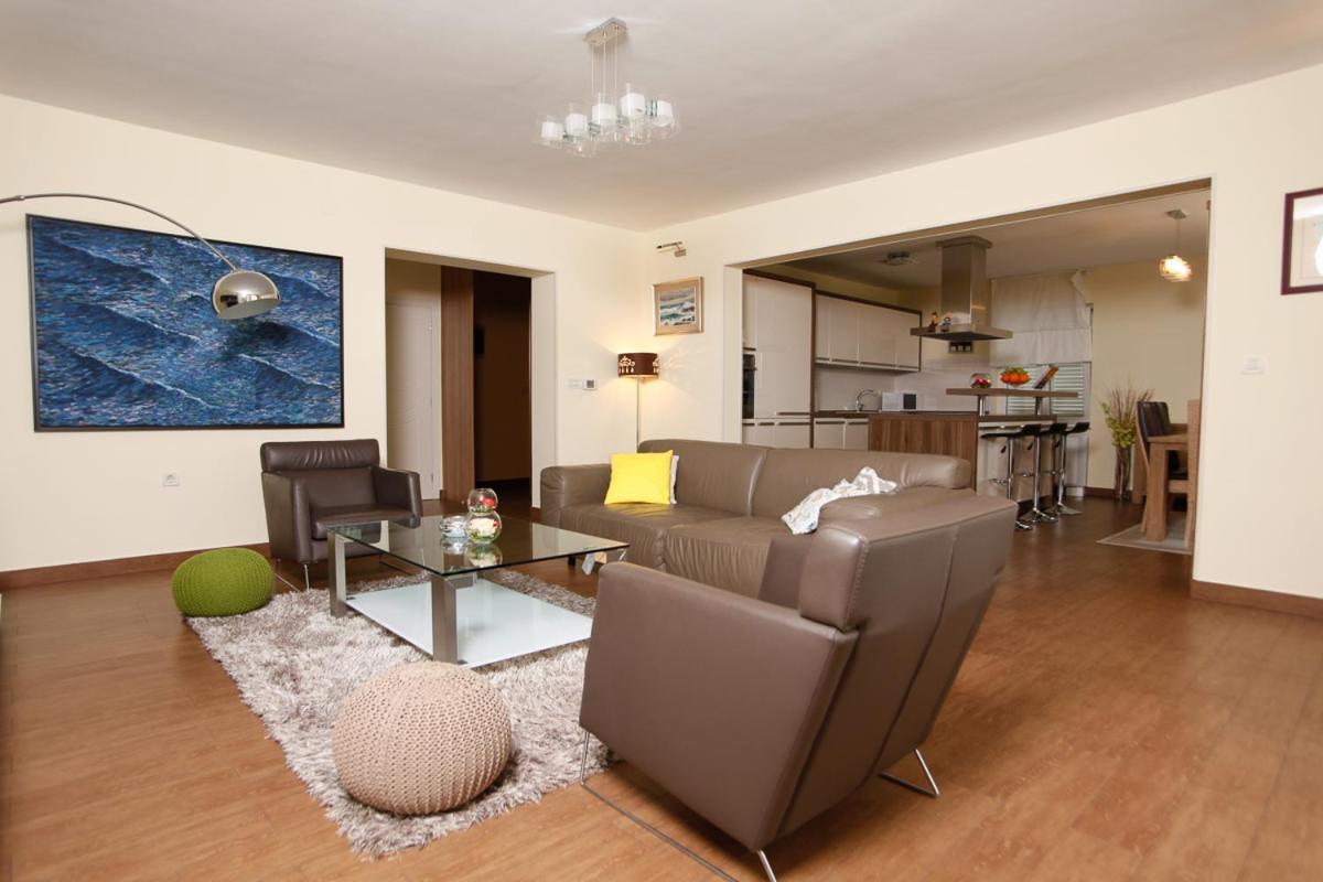 Frajona Apartments Malinska Bagian luar foto