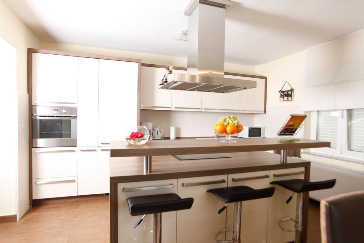 Frajona Apartments Malinska Bagian luar foto