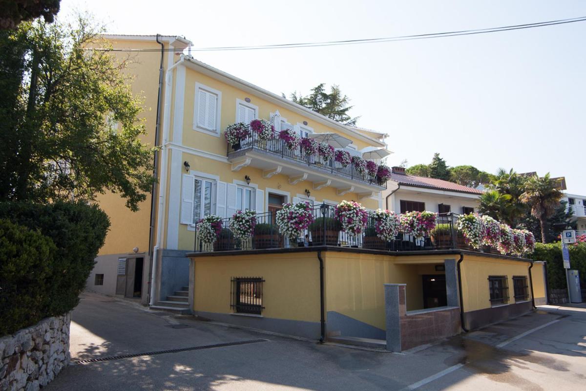Frajona Apartments Malinska Bagian luar foto