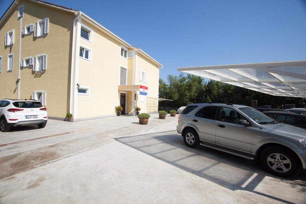 Frajona Apartments Malinska Bagian luar foto
