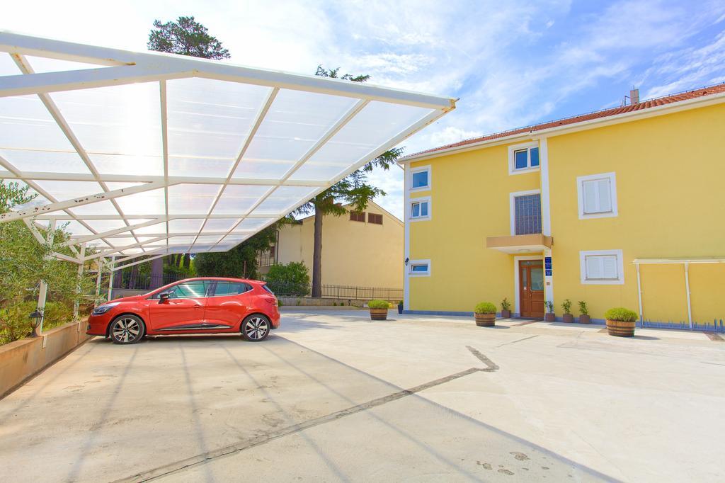 Frajona Apartments Malinska Bagian luar foto