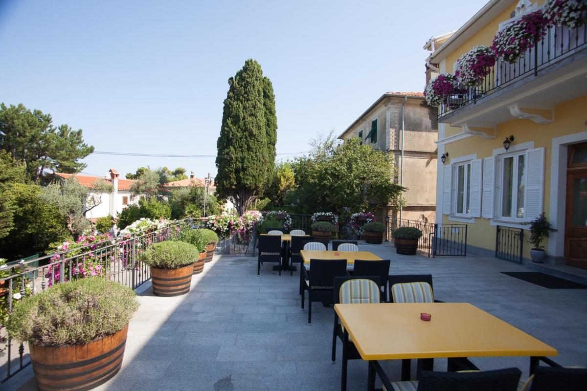 Frajona Apartments Malinska Bagian luar foto